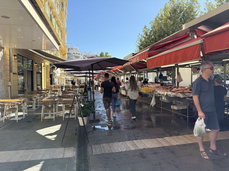 Nice Cafe Row