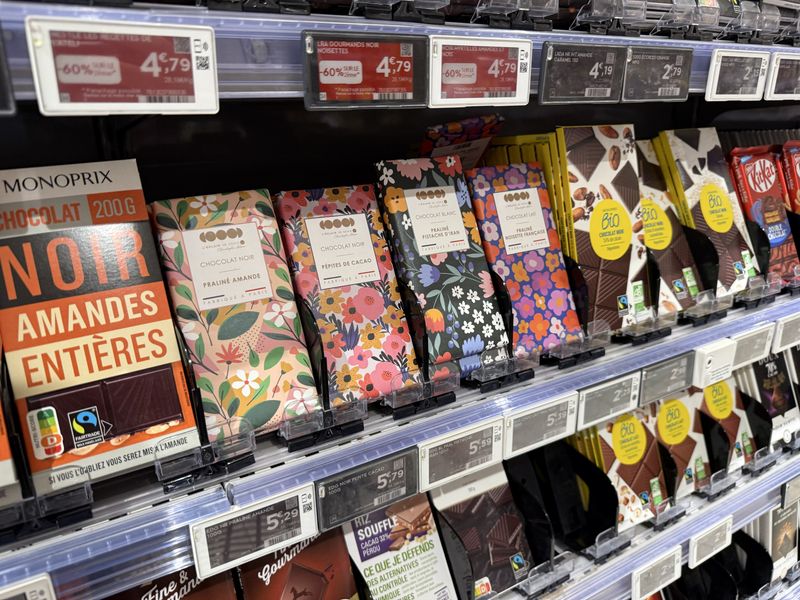 Nice Grocery Shelf