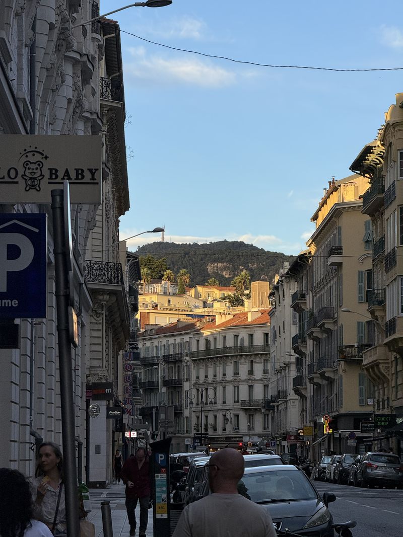 Nice Hill Street